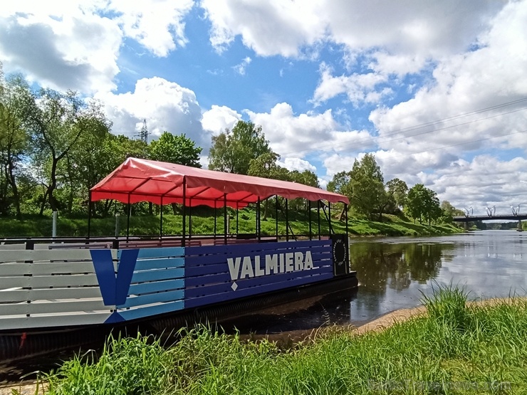 Valmiera sveicina vasaru, koši plaukstot un zaļojot 283622