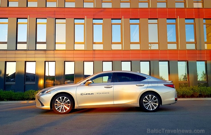 Travelnews.lv apceļo Latviju ar «Lexus ES 300h» 283648