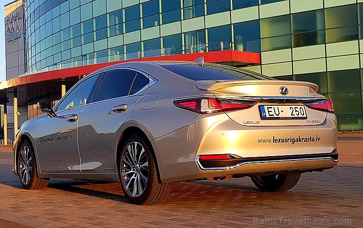 Travelnews.lv apceļo Latviju ar «Lexus ES 300h» 283649