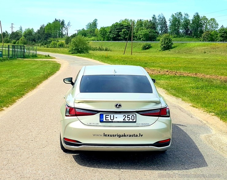 Travelnews.lv apceļo Latviju ar «Lexus ES 300h» 283657