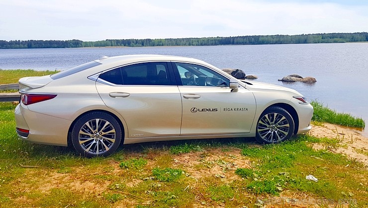 Travelnews.lv apceļo Latviju ar «Lexus ES 300h» 283658