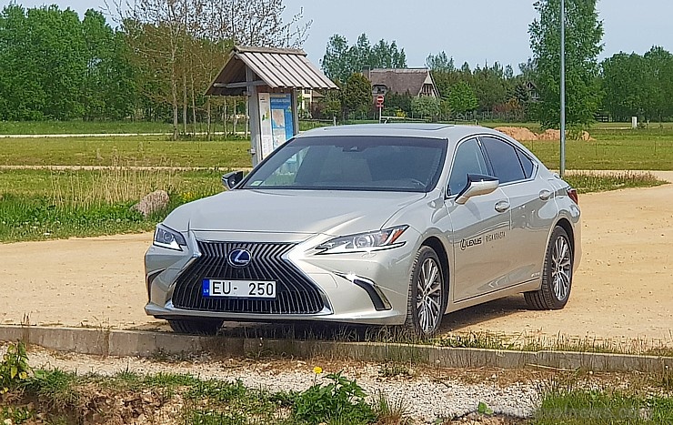 Travelnews.lv apceļo Latviju ar «Lexus ES 300h» 283659