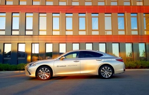 Travelnews.lv apceļo Latviju ar «Lexus ES 300h» 2