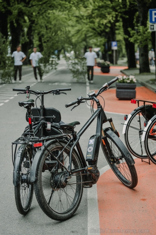 Siguldā atklāta Latvijā pirmā velo iela, kas darbojas kā pilotprojekts Siguldas kopējās satiksmes uzlabošanas koncepcijā 283953