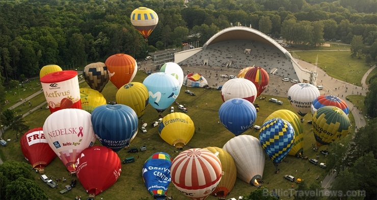 Viļņa ir viena retajā galvaspilsētām Eiropā, kas veic gaisa balonu lidojumus virs pilsētas 284242