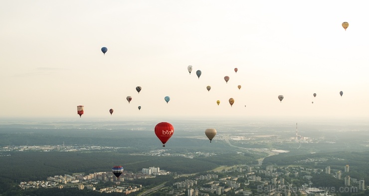 Viļņa ir viena retajā galvaspilsētām Eiropā, kas veic gaisa balonu lidojumus virs pilsētas 284252