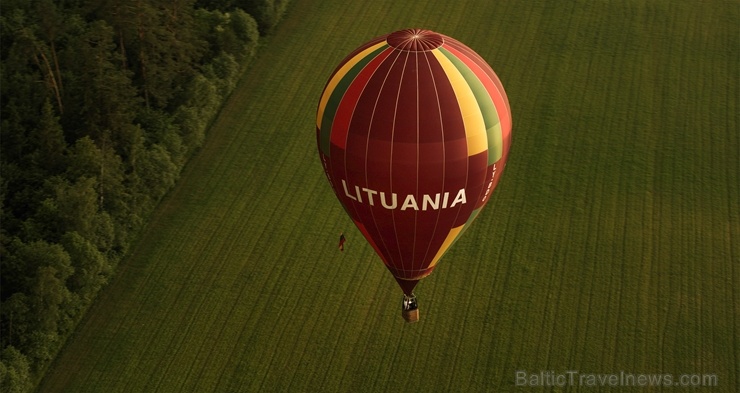 Viļņa ir viena retajā galvaspilsētām Eiropā, kas veic gaisa balonu lidojumus virs pilsētas 284254
