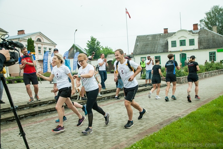 Krāslavā uzsākts Gaismas ceļš, kas vīsies pa Latvijas (pie)robežu - izgaismojot Latviju un veidojot Gaismas un mīlestības ceļu 284424