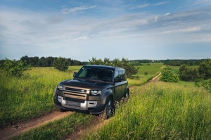 Land Rover salonā Rīgā ieradies Land Rover Defender – viens no pievilcīgākajiem desmitgades automobiļiem 18