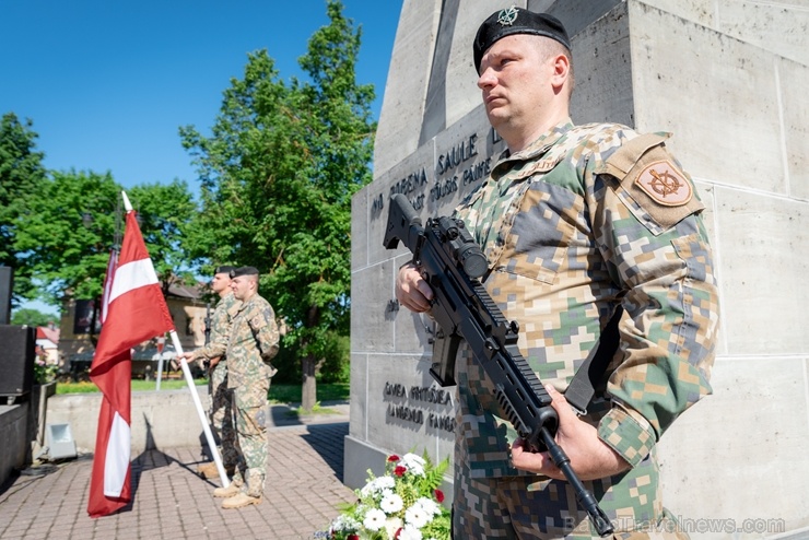 Cēsīs atzīmē Latvijas Uzvaras dienu un Cēsu kauju 101. gadadienu 284626