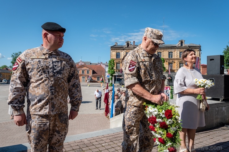 Cēsīs atzīmē Latvijas Uzvaras dienu un Cēsu kauju 101. gadadienu 284632