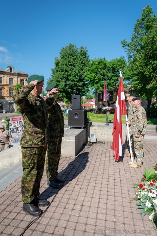 Cēsīs atzīmē Latvijas Uzvaras dienu un Cēsu kauju 101. gadadienu 284634