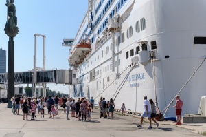 Greznais kuģis, kas parasti kursē maršrutā Helsinki – Stokholma, šovasar – jūlijā un augusta pirmajā pusē – apkalpos pagaidu maršrutu Helsinki–Rīga 15