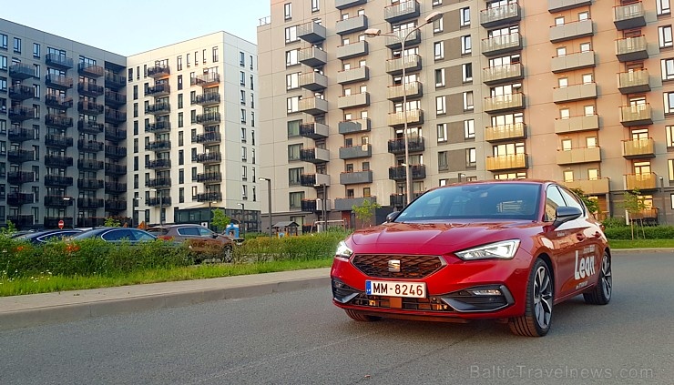 Travelnews.lv apceļo Latviju ar jauno «SEAT Leon FR eTSI» 285486