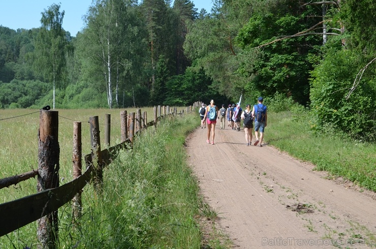 Ceļotāji pārgājienā iepazīst vienu no Latvijas Sv. Jēkaba ceļa skaistākajiem posmiem Vidzemē - no Līgatnes uz Siguldu 285637