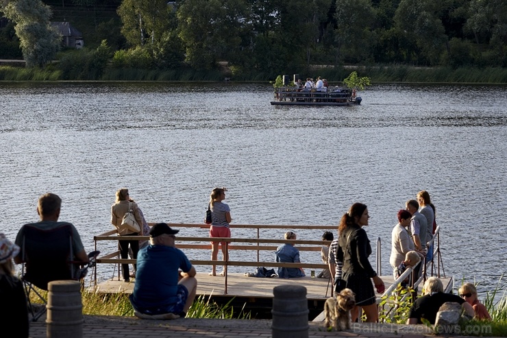 Pirmo reizi Latvijas senākajā pilsētā Ludzā  rīko koncertu uz plosta 285765