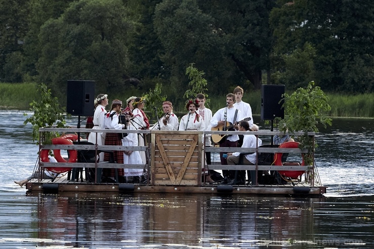 Pirmo reizi Latvijas senākajā pilsētā Ludzā  rīko koncertu uz plosta 285773