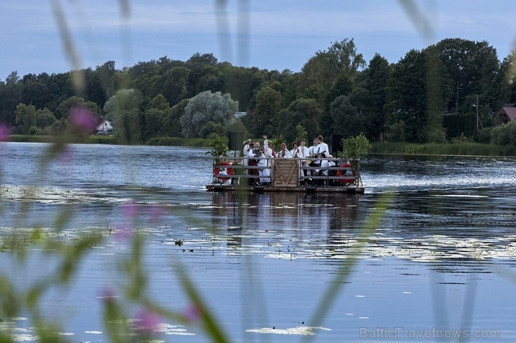 Pirmo reizi Latvijas senākajā pilsētā Ludzā  rīko koncertu uz plosta 285774