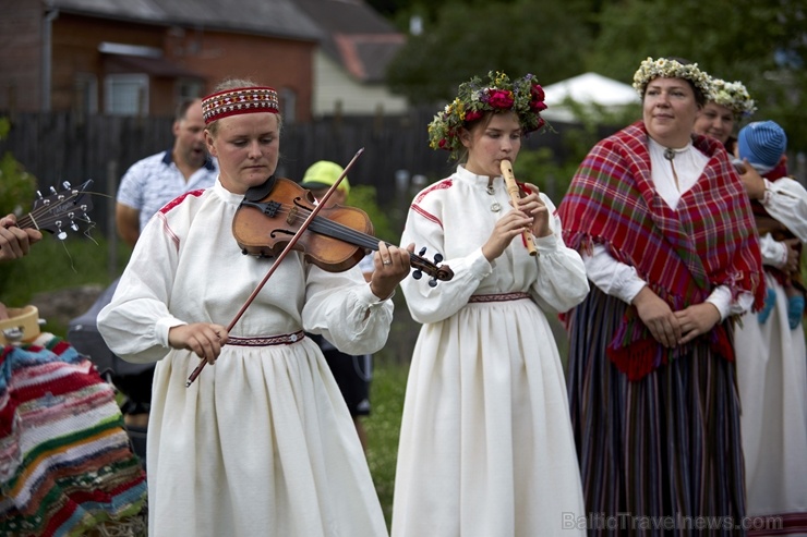 Pirmo reizi Latvijas senākajā pilsētā Ludzā  rīko koncertu uz plosta 285779