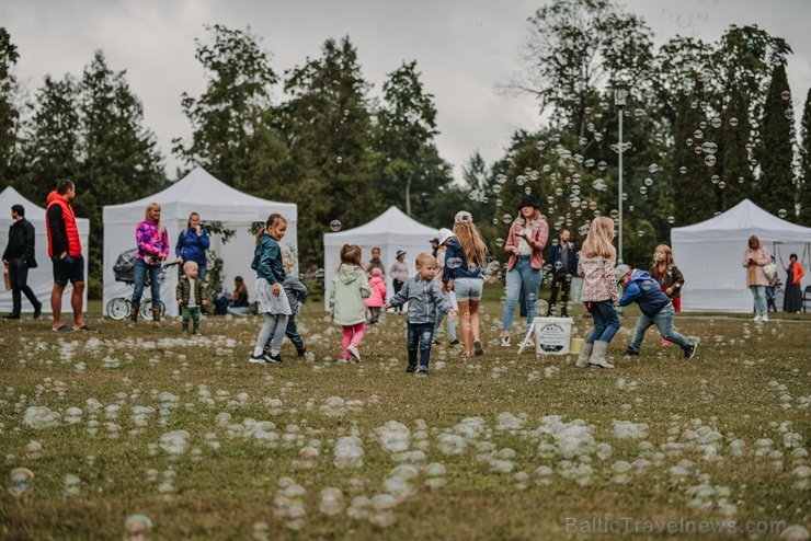 Siguldas  pils kvartāla skanīgi atklāj vasaras koncertsezonu un Dzīvā sudraba muzeju 285982