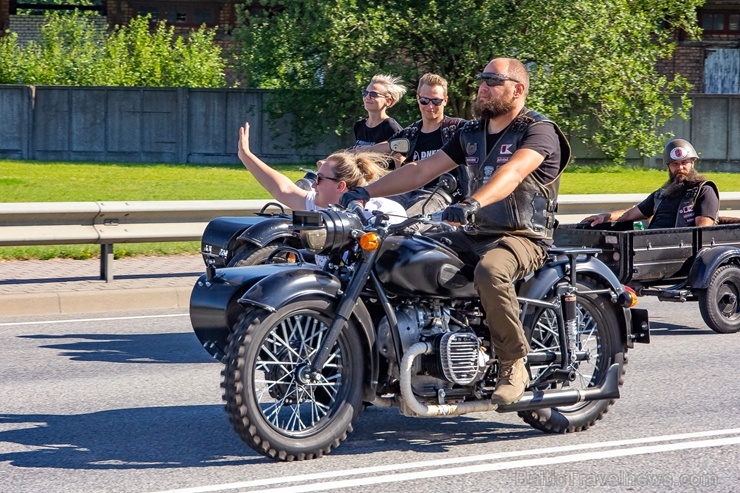 Ventspils ielas un ostas promenādi pierūcina «Kurland bike meet 2020» Motociklu parāde 286586
