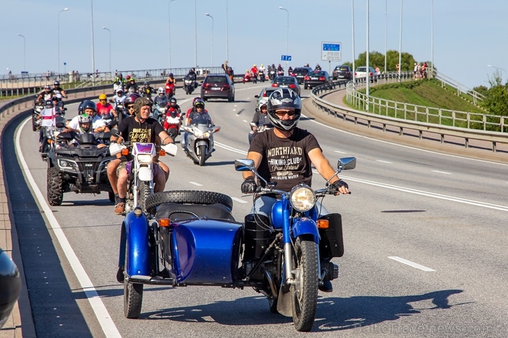Ventspils ielas un ostas promenādi pierūcina «Kurland bike meet 2020» Motociklu parāde 286621