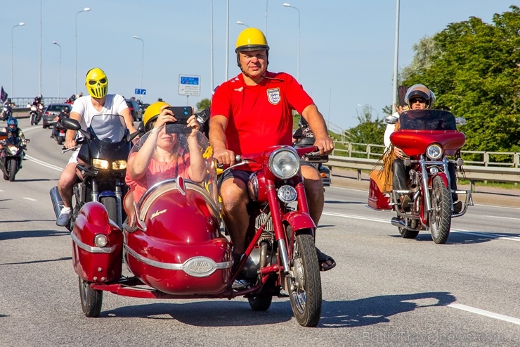 Ventspils ielas un ostas promenādi pierūcina «Kurland bike meet 2020» Motociklu parāde 286622