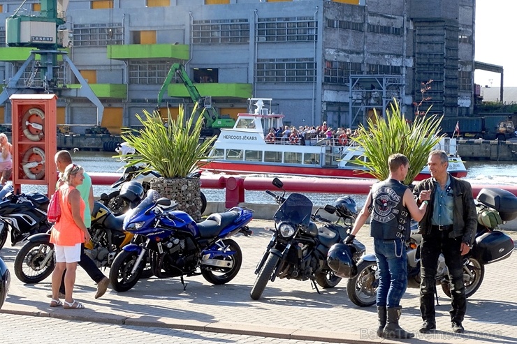Ventspils ielas un ostas promenādi pierūcina «Kurland bike meet 2020» Motociklu parāde 286629