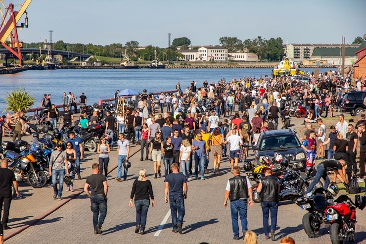 Ventspils ielas un ostas promenādi pierūcina «Kurland bike meet 2020» Motociklu parāde 286633