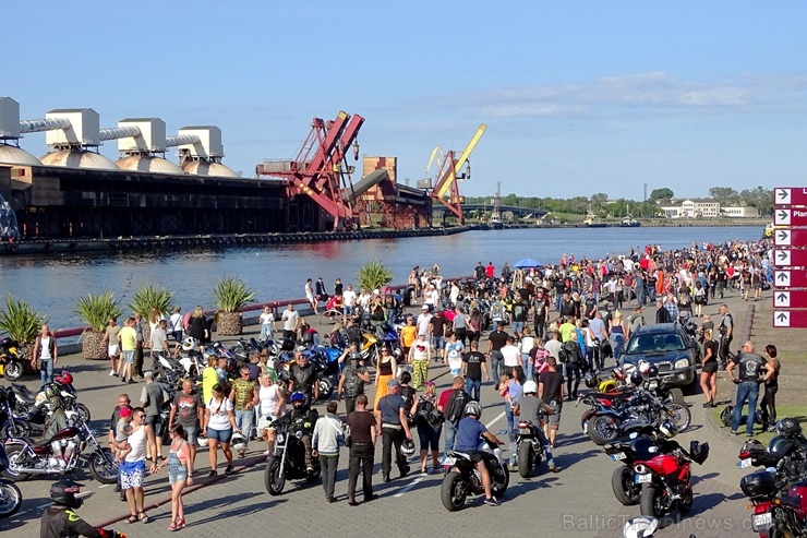 Ventspils ielas un ostas promenādi pierūcina «Kurland bike meet 2020» Motociklu parāde 286644
