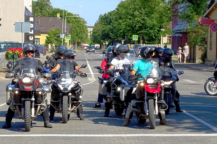 Ventspils ielas un ostas promenādi pierūcina «Kurland bike meet 2020» Motociklu parāde 286652
