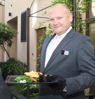 Travelnews.lv izbauda 5 zvaigžņu viesnīcas restorāna «Snob» vasaras ēdienkartes piedāvājumu 24