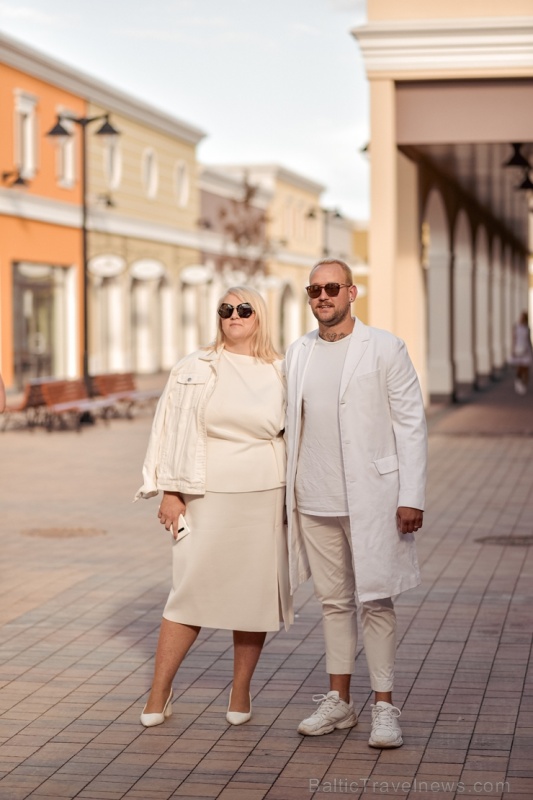 Slepenībā turētais baltais pikniks šajā gadā notika modes zīmolu outlet ciematā Via Jurmala Outlet Village 287198