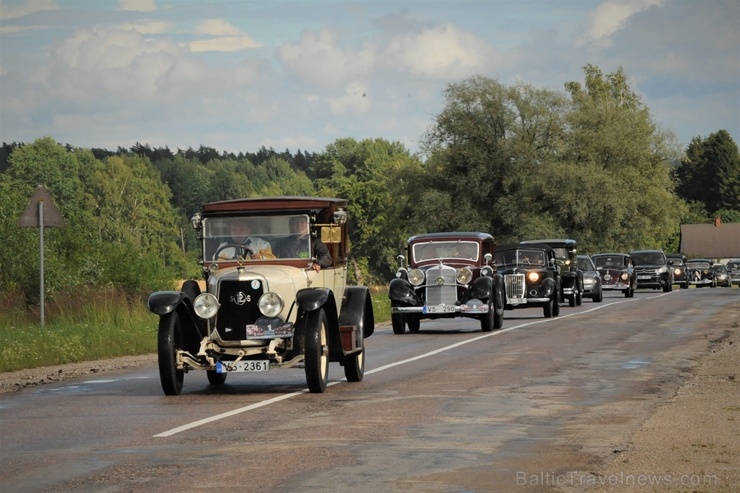 2020. gada 25. jūlijā no Rīgas Motormuzeja uz Cēsīm startēja retro auto parāde 