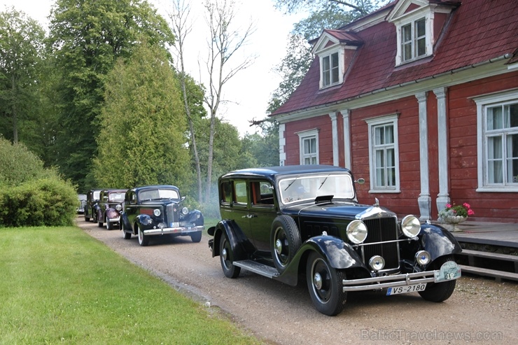 2020. gada 25. jūlijā no Rīgas Motormuzeja uz Cēsīm startēja retro auto parāde 