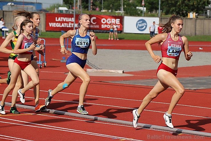 Indra Mackeviča Latvijas izlases sastāvā izcīna Baltijas vieglatlētikas U16 čempionātā 3.vietu 800 metru skrējienā. Foto: Anita Stukāne 287533