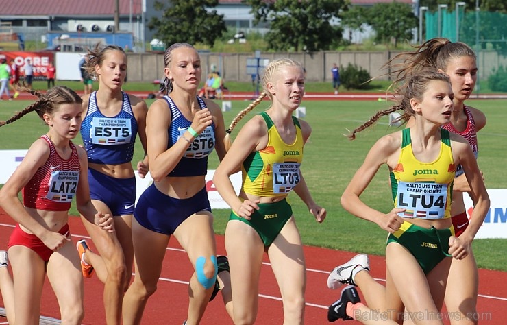 Indra Mackeviča Latvijas izlases sastāvā izcīna Baltijas vieglatlētikas U16 čempionātā 3.vietu 800 metru skrējienā 287534