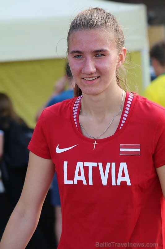 Indra Mackeviča Latvijas izlases sastāvā izcīna Baltijas vieglatlētikas U16 čempionātā 3.vietu 800 metru skrējienā 287540