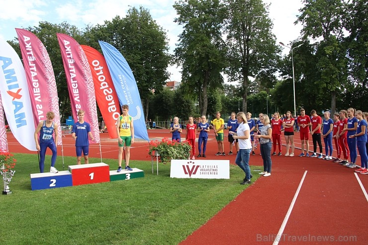 Indra Mackeviča Latvijas izlases sastāvā izcīna Baltijas vieglatlētikas U16 čempionātā 3.vietu 800 metru skrējienā 287543