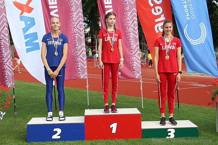 Indra Mackeviča Latvijas izlases sastāvā izcīna Baltijas vieglatlētikas U16 čempionātā 3.vietu 800 metru skrējienā 287545