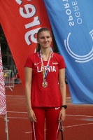Indra Mackeviča Latvijas izlases sastāvā izcīna Baltijas vieglatlētikas U16 čempionātā 3.vietu 800 metru skrējienā 15