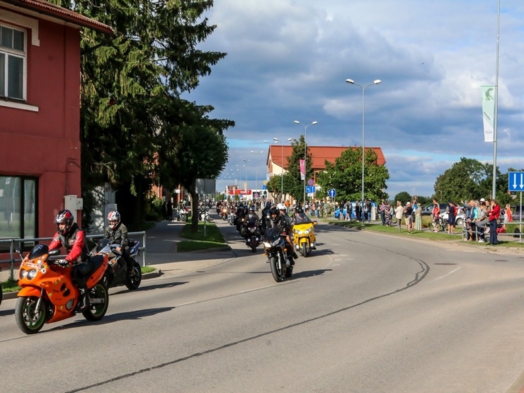 Starptautiskajā motociklistu saietā Madonā pulcējas motobraucēji un moto entuziasti 288112