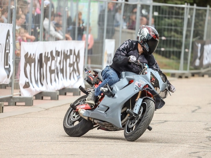 Starptautiskajā motociklistu saietā Madonā pulcējas motobraucēji un moto entuziasti 288123