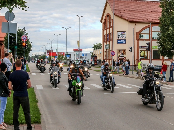 Starptautiskajā motociklistu saietā Madonā pulcējas motobraucēji un moto entuziasti 288169