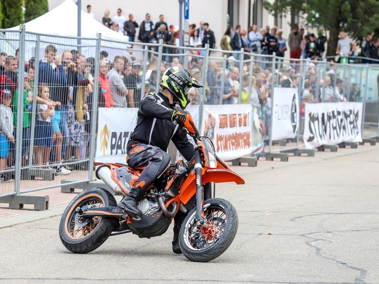 Starptautiskajā motociklistu saietā Madonā pulcējas motobraucēji un moto entuziasti 288195