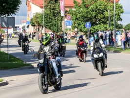 Starptautiskajā motociklistu saietā Madonā pulcējas motobraucēji un moto entuziasti 76