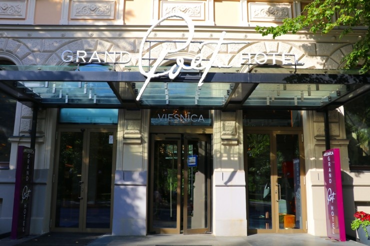 Rīgas viesnīcā «Grand Poet by Semarah Hotels» LMA absolvente Laura Veļa 12.08.2020 atklāj personālizstādi 288294