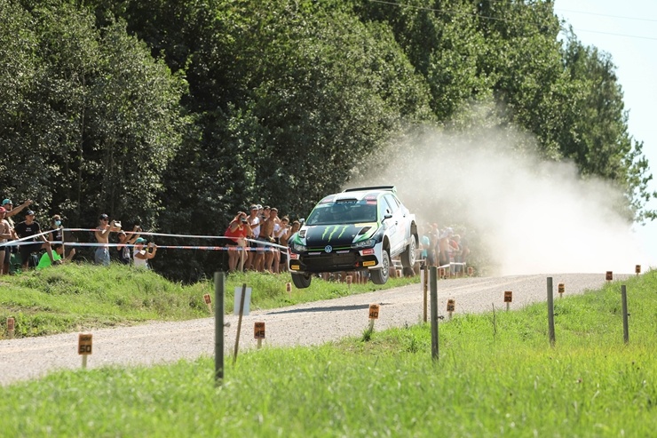 Ilgi gaidītais «Rally Liepāja» pulcē auto fanus no Latvijas un ārzemēm 288730