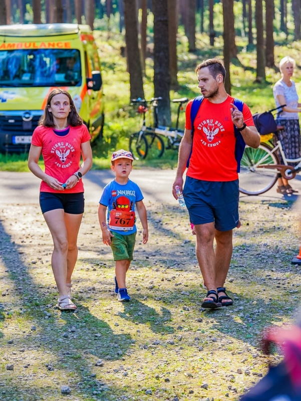 Mežaparkā norisinās populārās taku un šķēršļu skriešanas sacensības «Lāčplēšu kross» 288921