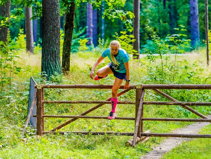 Mežaparkā norisinās populārās taku un šķēršļu skriešanas sacensības «Lāčplēšu kross» 288946